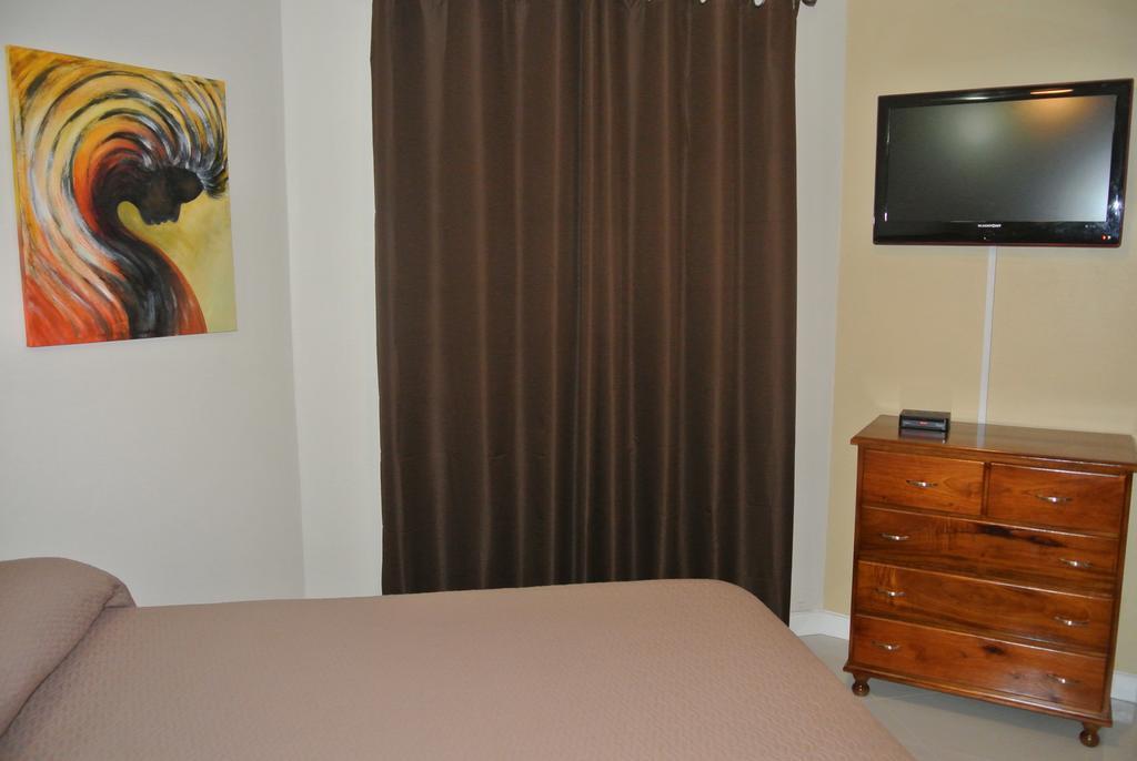 Beach One Bedroom Suite 13 Ocho Rios Quarto foto